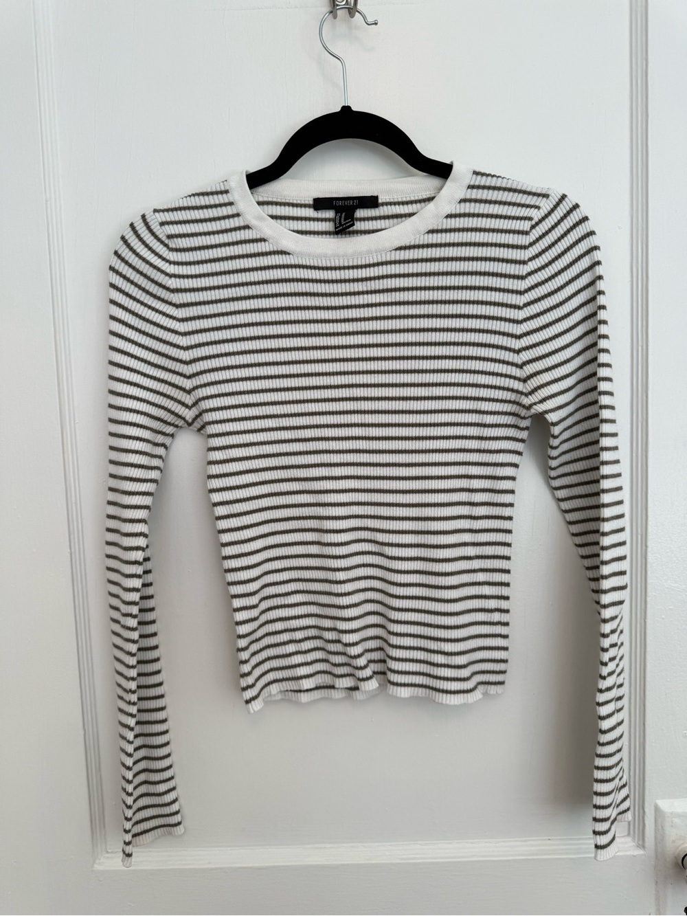 Forever 21 White and Green Striped Ribbed Long-Sleeve Top Medium